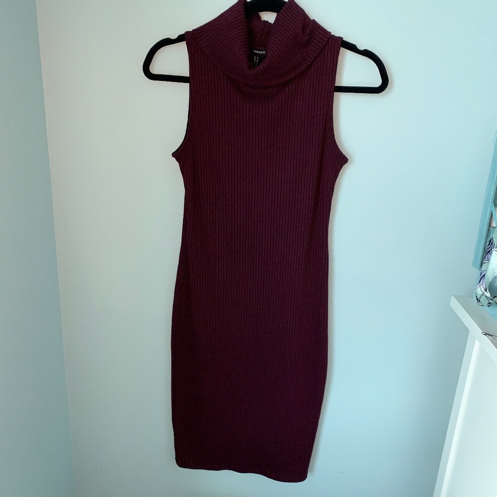 🦋 Forever 21 Slouch Neck Bodycon Midi Dress
